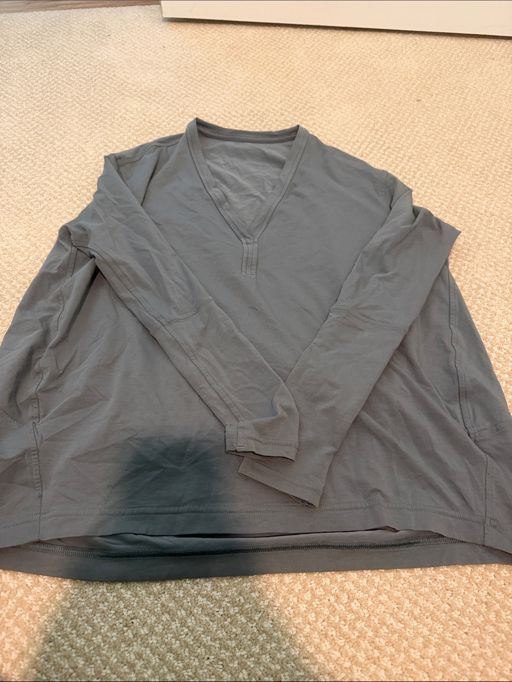 lululemon athletica Women's V-Neck Long Sleeve Top - Gray